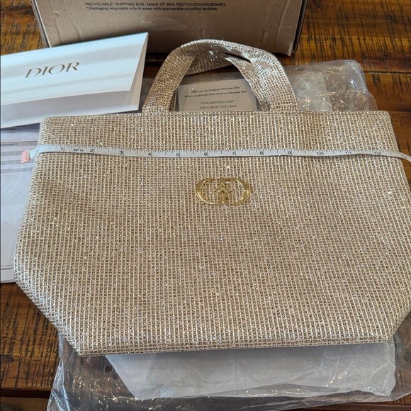 Dior Beauty Line. A gorgeous Gold Tone Perfect Sized Tote Bag - Picture 5 of 10